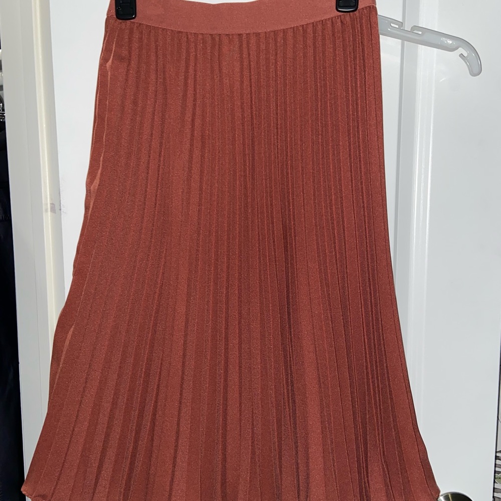 Orange skirt | knee length
